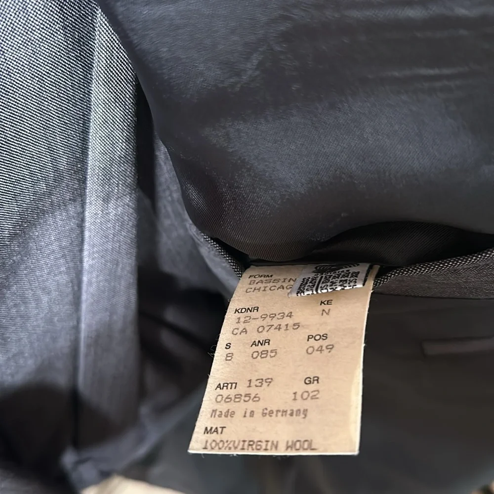 Vintage Hugo Boss Charcoal Grey Chicago Suit Virgin Wool Size N/A PTP 23 - Picture 7 of 9